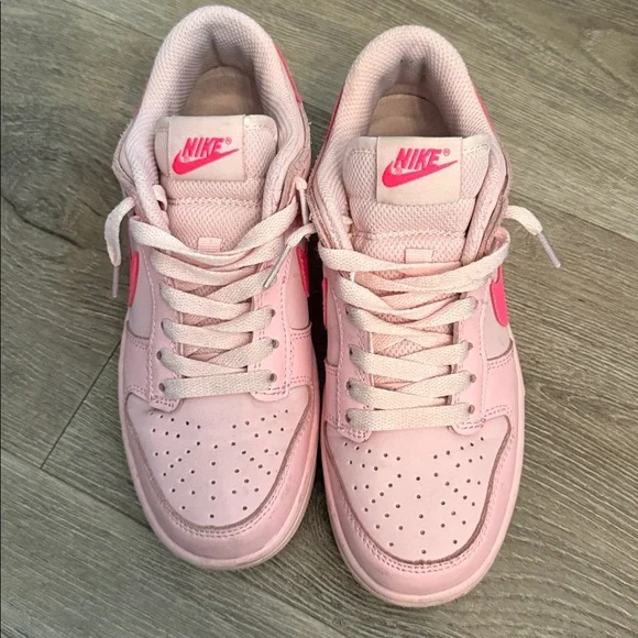 Women's Pink Nike - Picture 3 of 5